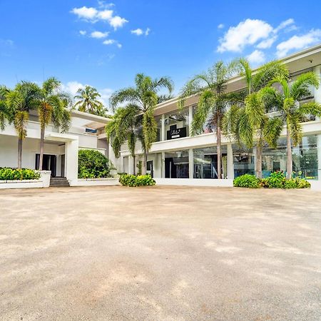 Super Collection O Kazhakuttam Near Al Saj Convention Centre Hotel Andurkonam Exterior photo