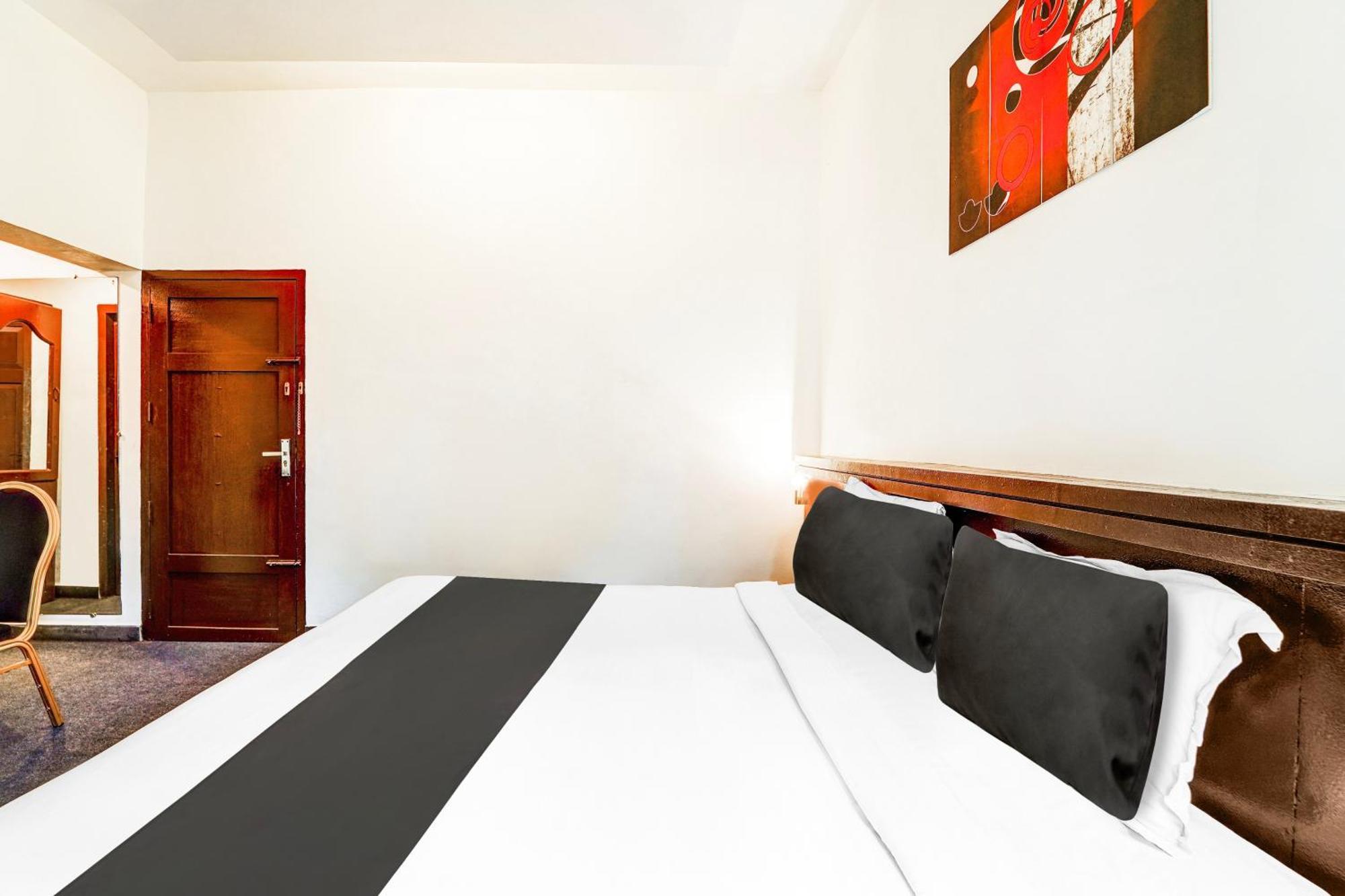 Super Collection O Kazhakuttam Near Al Saj Convention Centre Hotel Andurkonam Exterior photo