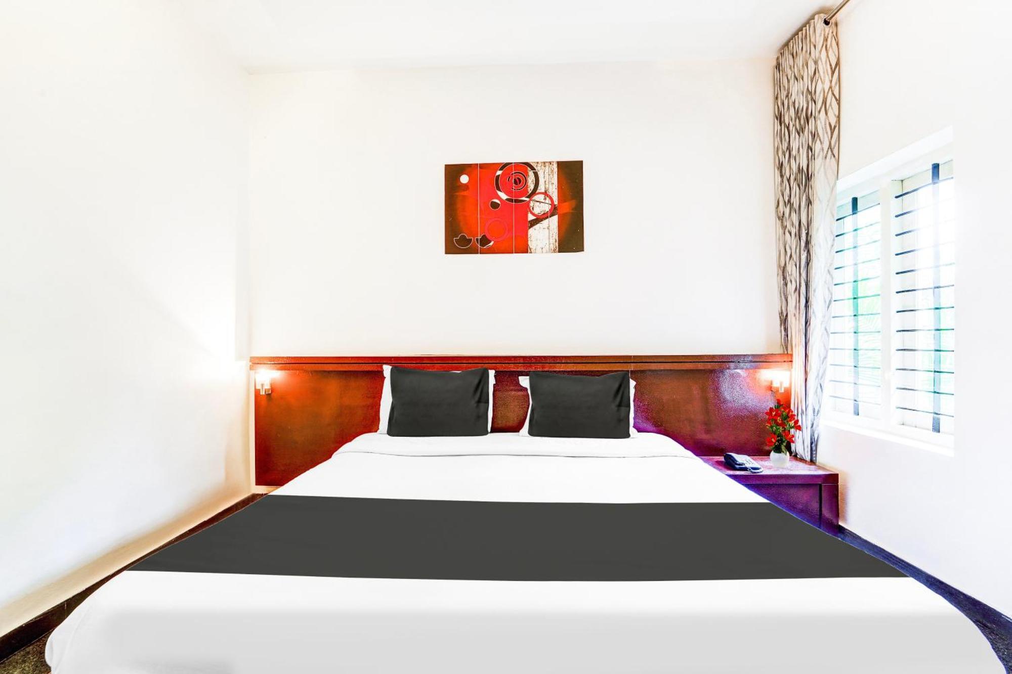 Super Collection O Kazhakuttam Near Al Saj Convention Centre Hotel Andurkonam Exterior photo